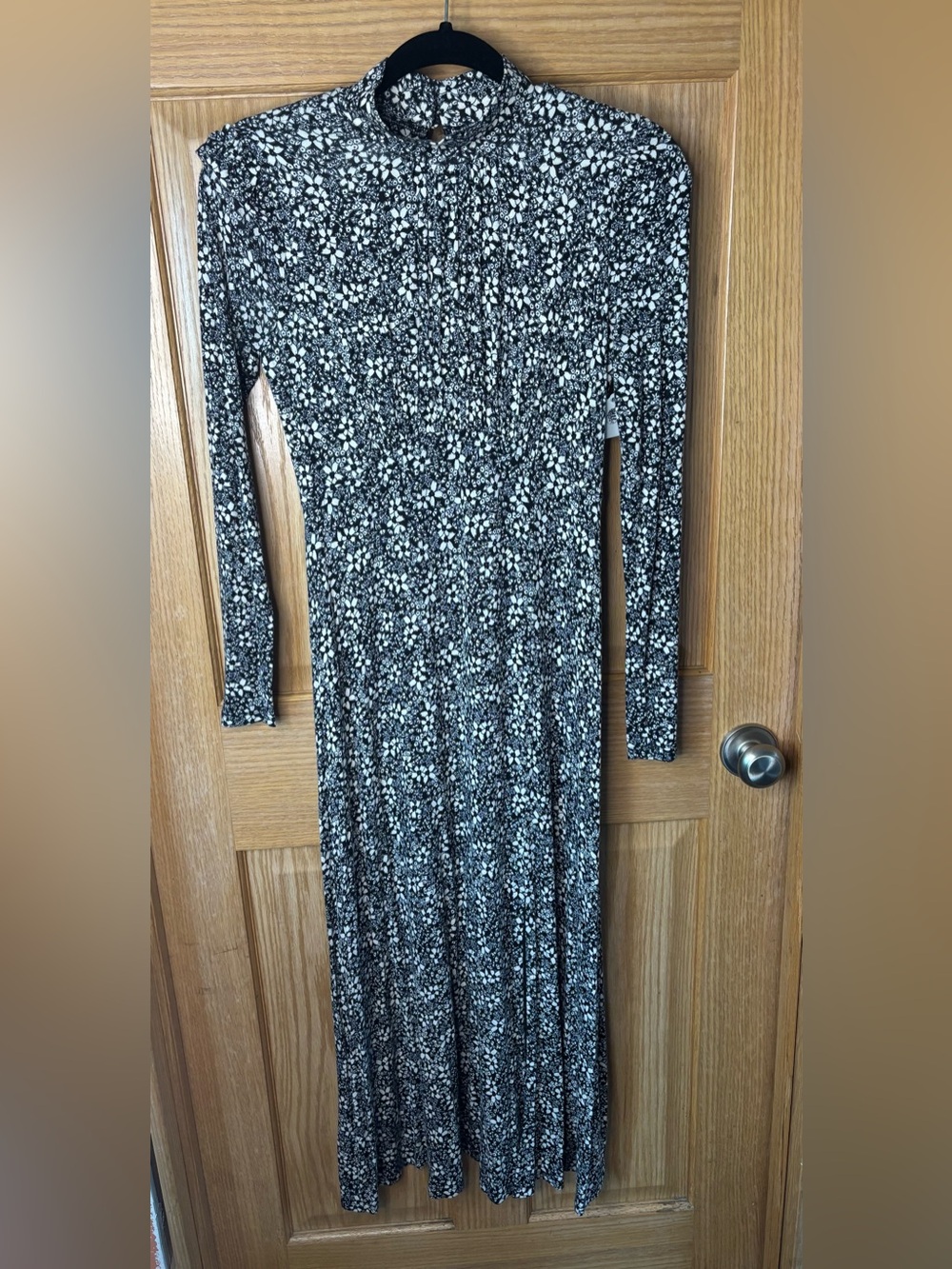 Ever New Maxi Floral Dress with side slit 17-20” PTP 14-15.5” waist